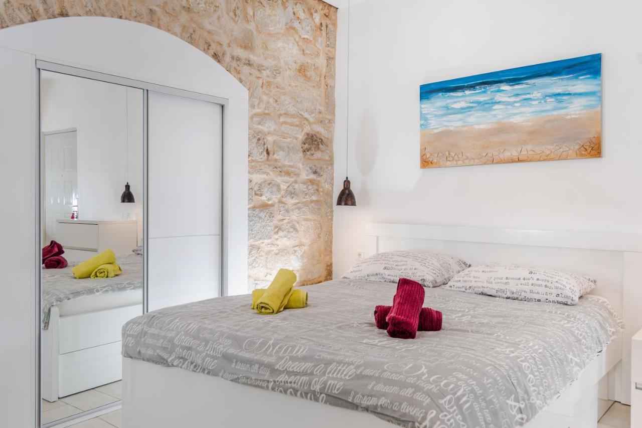 Old Split Apartment ภายนอก รูปภาพ