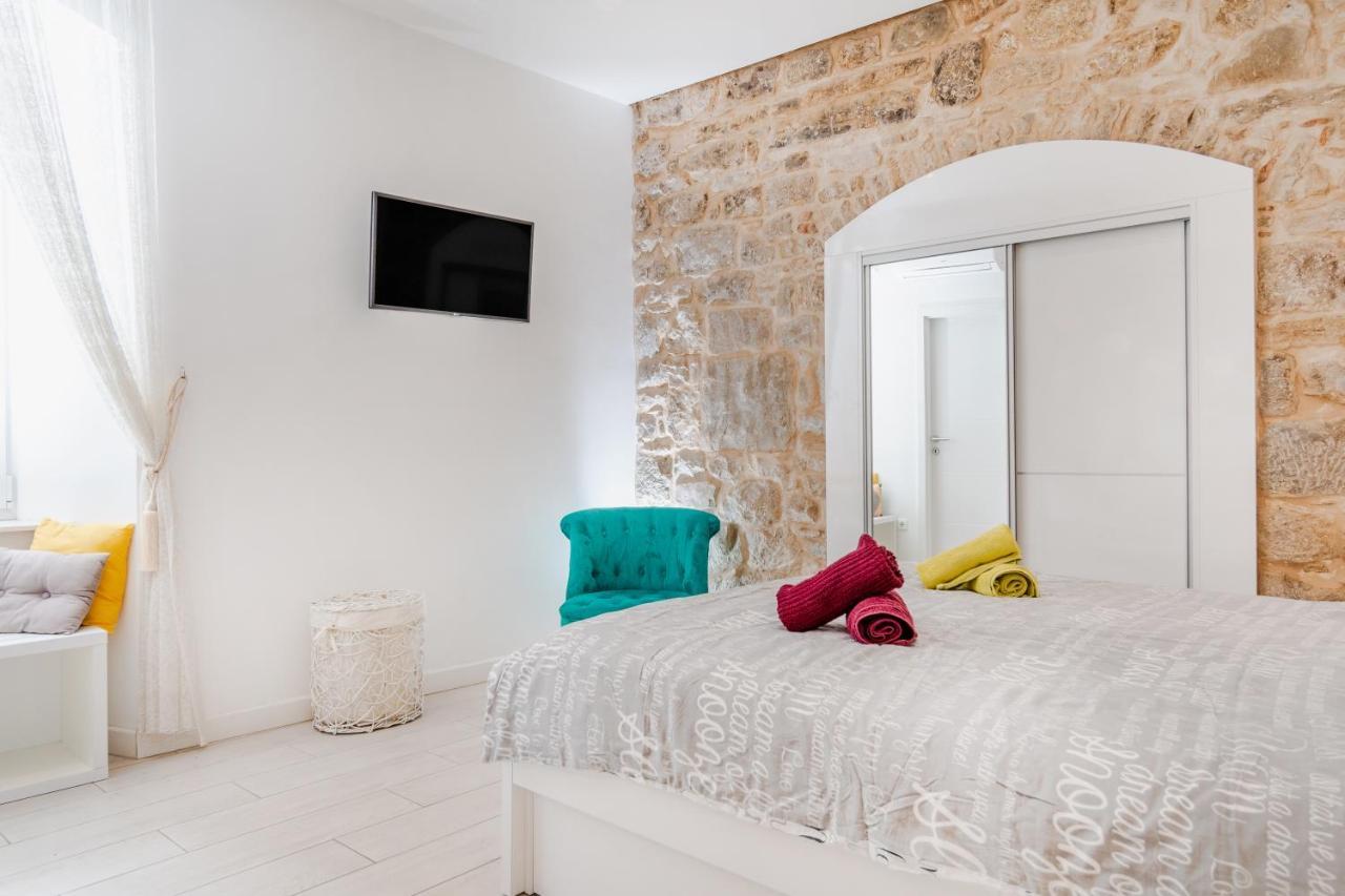 Old Split Apartment ภายนอก รูปภาพ