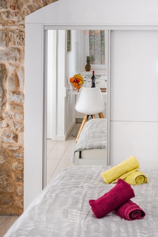 Old Split Apartment ภายนอก รูปภาพ