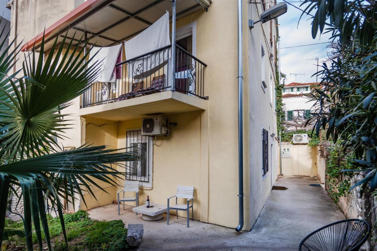 Old Split Apartment ภายนอก รูปภาพ