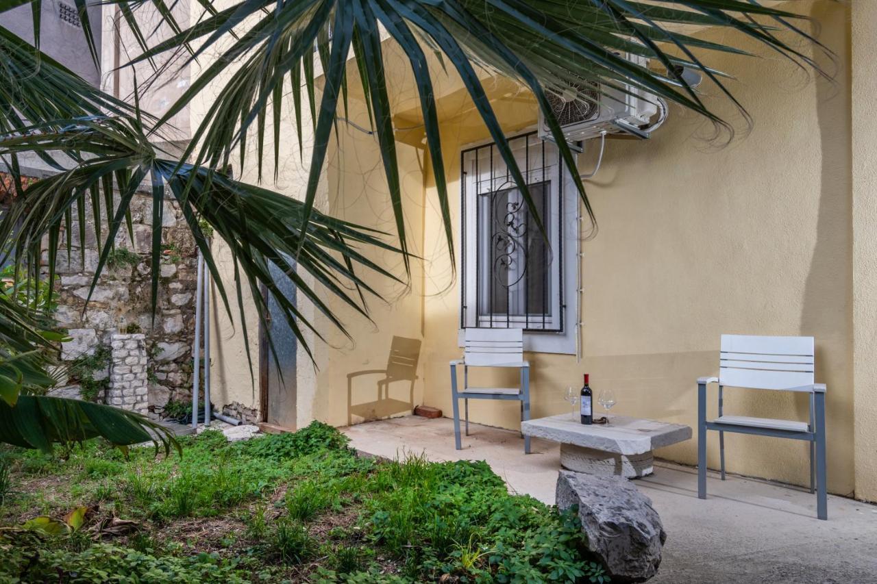 Old Split Apartment ภายนอก รูปภาพ