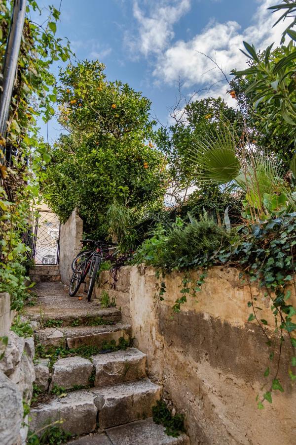 Old Split Apartment ภายนอก รูปภาพ